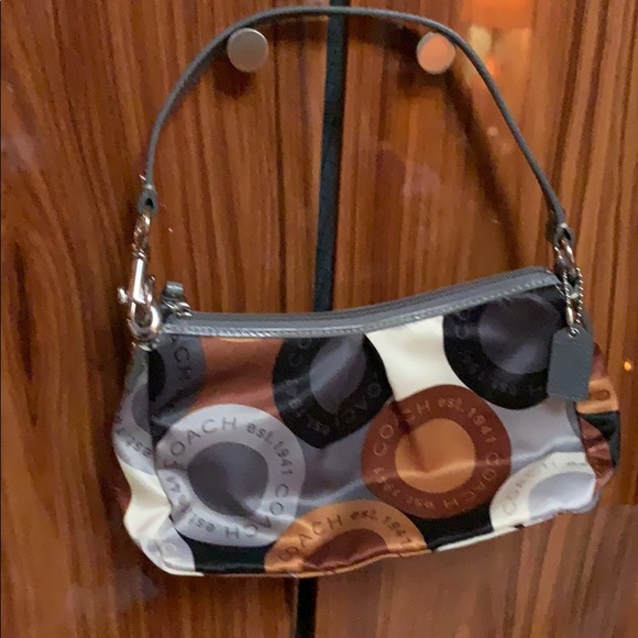 Ladies small bag—-coach - Picture 2 of 2